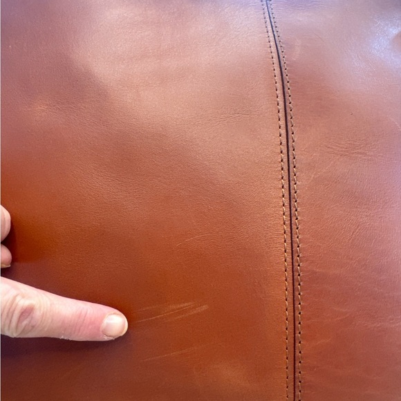 Overland Horizon Studded Argentine Leather Crossbody Handbag - Picture 7 of 9